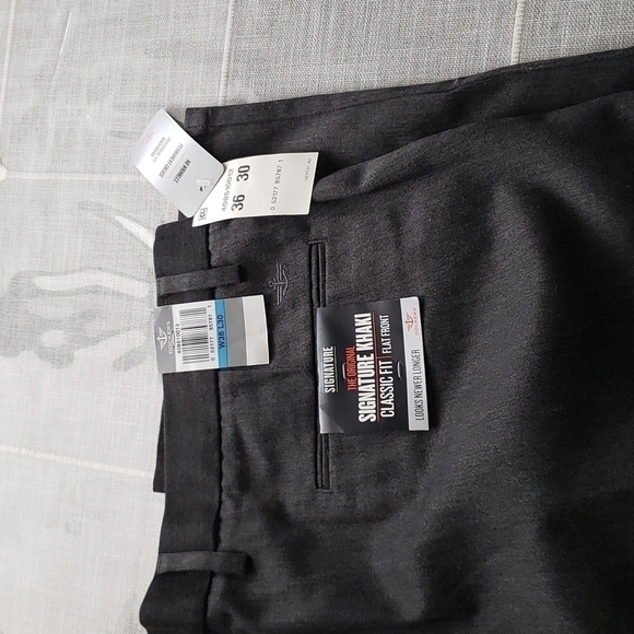 NWT Men's Dockers the original signature khaki classic fit pants, Size 3… - Picture 7 of 12